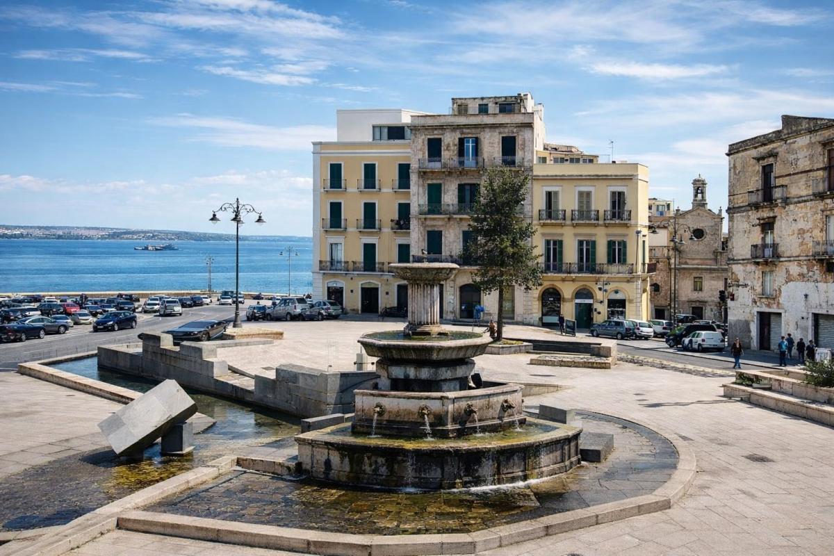 Piazza Fontana - Taranto