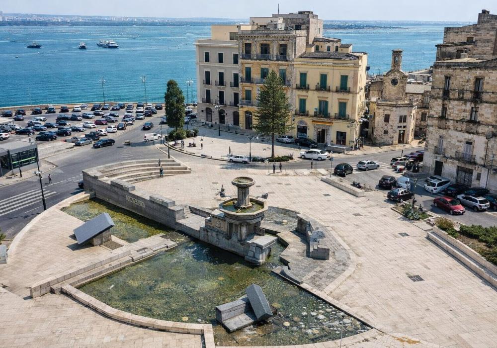 Piazza Fontana - Taranto