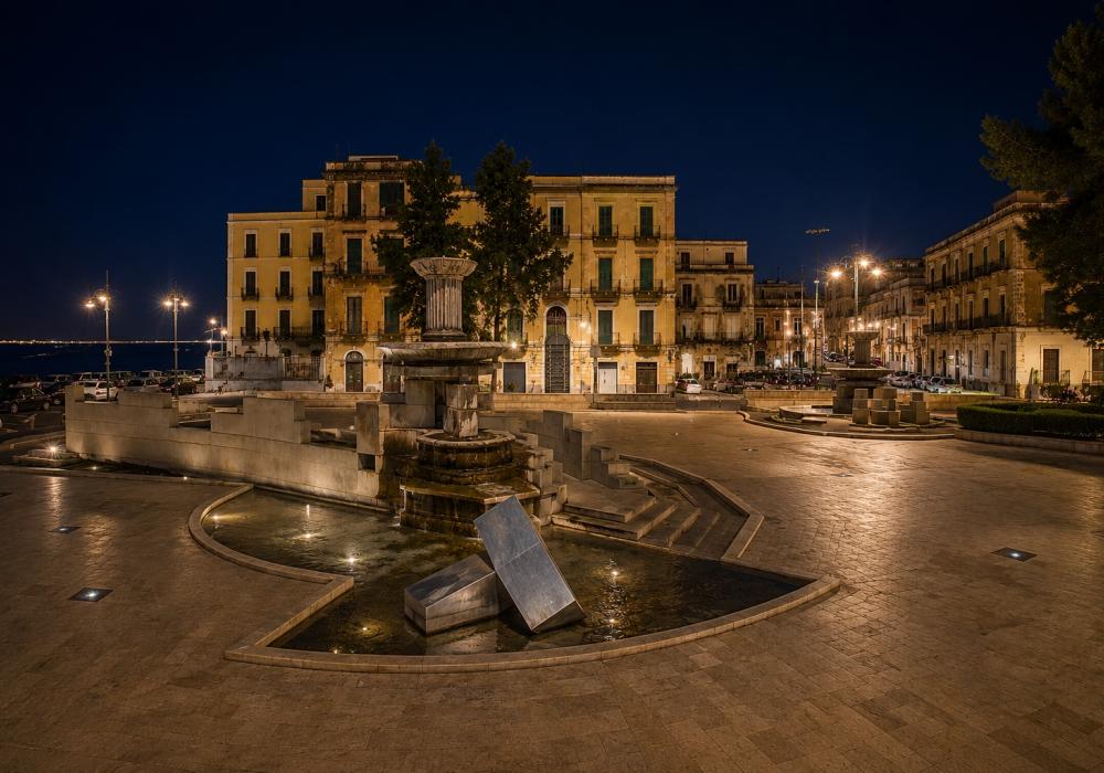 Piazza Fontana - Taranto 