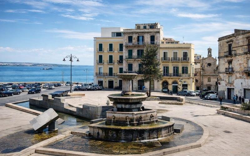 Piazza Fontana - Taranto